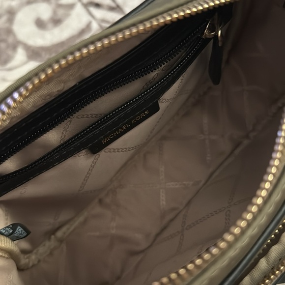 Michael Kors Army Green Crossbody Camera Bag - Picture 7 of 9